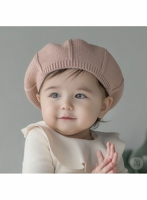 Růžový dětský pletený baret